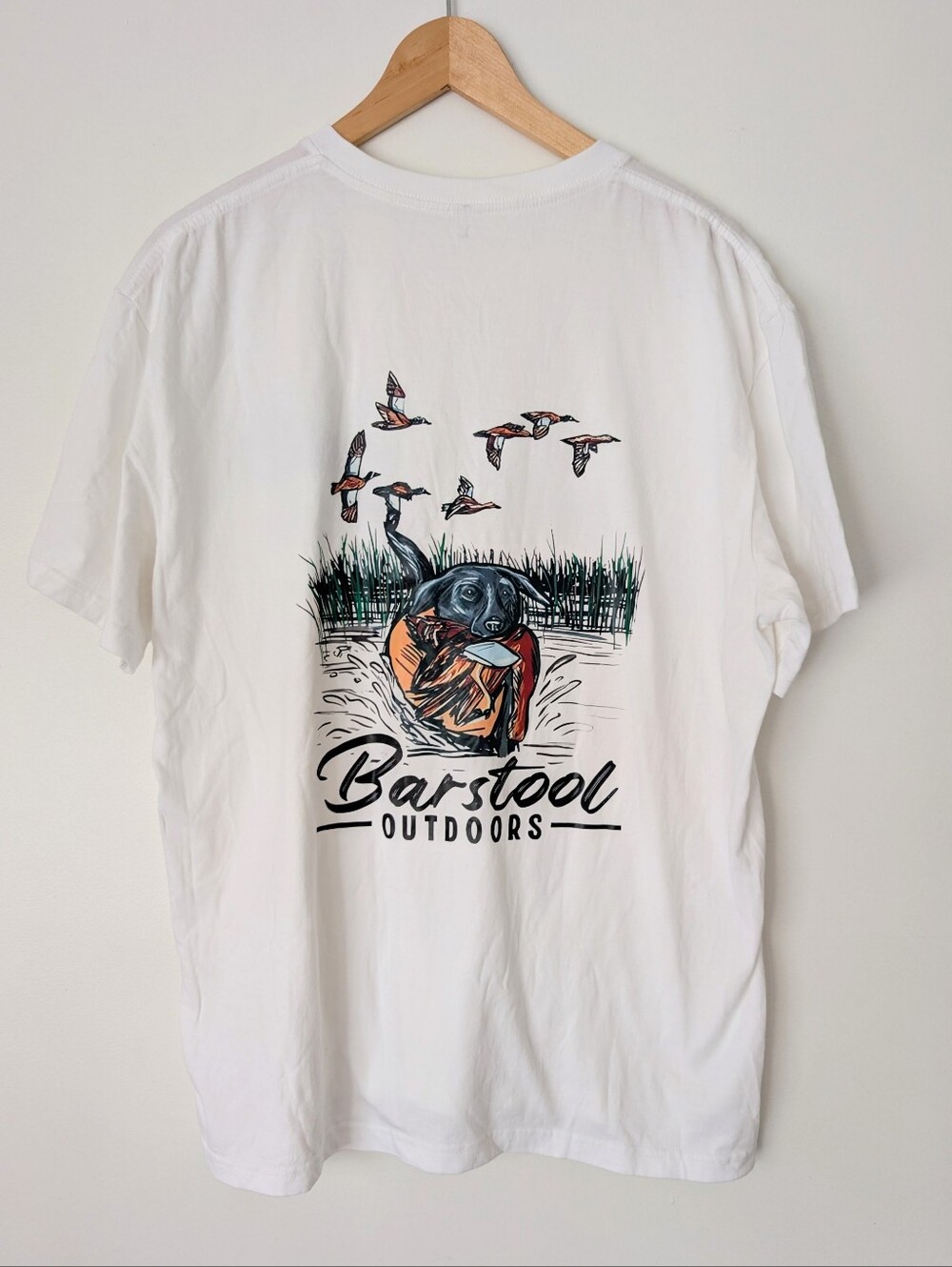 Dog & Ducks Barstool Outdoors Cotton T Shirt Size L